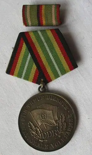DDR Medaille für treue Dienste in der NVA Silber 900er Ag Bartel 150 d (110714)