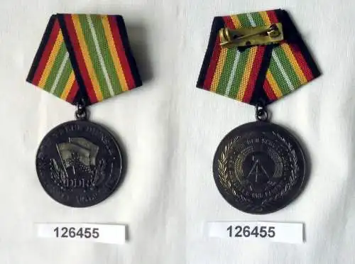 DDR Medaille für treue Dienste in der NVA Silber 900er Ag Bartel 150 d (126455)