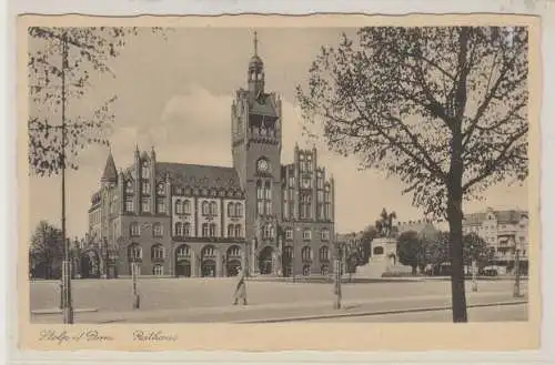 34803 Ak Stolp in Pommern Rathaus und Kaiser Wilhelm Denkmal um 1930
