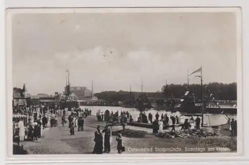 97168 Ak Ostseebad Stolpmünde (Ustka) Sonntags am Hafen 1939