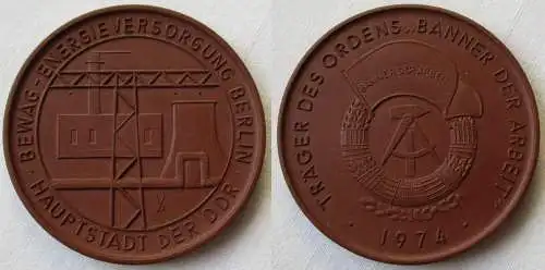 DDR Porzellan Medaille BEWAG Energieversorgung Berlin Hauptstadt (149533)