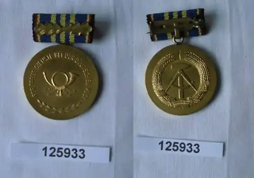 DDR Medaille für Treue Dienste der Deutschen Post Gold an Ehrenspange (125933)