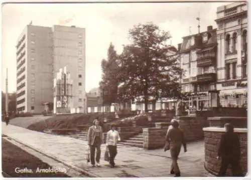 12858 Ak Gotha Arnoldiplatz mit Ladenstraße um 1975