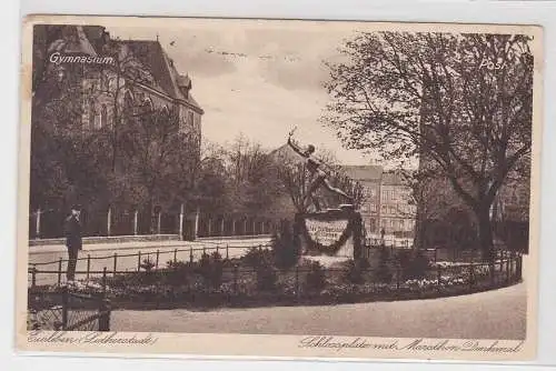 43892 AK Eisleben (Lutherstadt) - Schlossplatz mit Marathon-Denkmal 1919