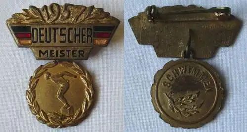 DDR Abzeichen Sport Deutscher Meister 1957 im Schwimmen (162720)