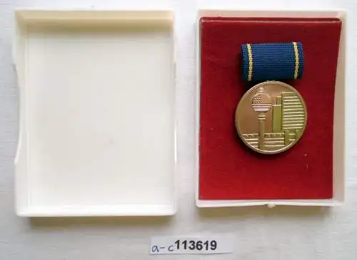 DDR Medaille für Hervorragende Leistungen im Bauwesen in Silber im Etui (113619)
