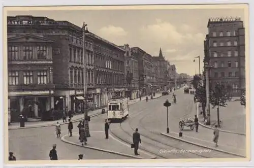 901872 Ak Gleiwitz Gliwice - Germaniaplatz mit Geschäften und Straßenbahn 1951