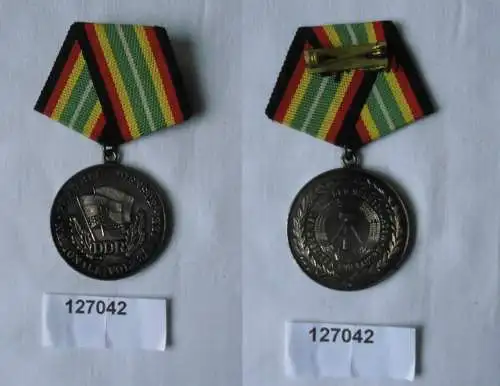 DDR Medaille für treue Dienste in der NVA Silber 900er Ag Bartel 150 d (127042)