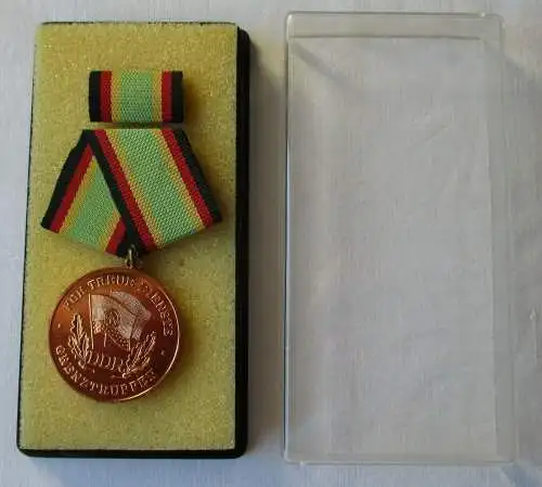 DDR Medaille treue Dienste in der Grenztruppen in Bronze 286 d (103847)