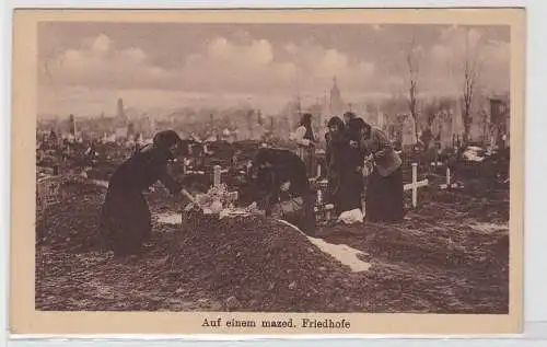 93477 AK Auf einem mazedonischen Friedhof - Frauen trauern an Grab 1. Weltkrieg