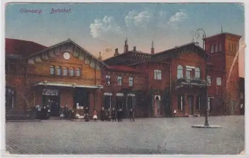96097 Ak Eilenburg Bahnhof Vorderfront um 1915