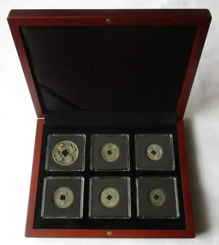 Sammlung 6 antike chinesische Cash Münzen im Holzetui China Dynastie (134411)