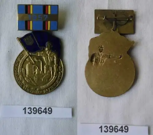 DDR Medaille für hervorragende Leistungen im Fünfjahrplan 1957 (139649)