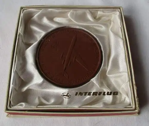 DDR Porzellan Medaille Interflug 20 Jahre DDR 7.Oktober 1969 im Etui (118940)