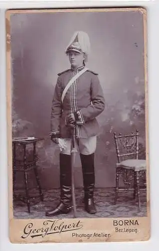 77627 Kabinett Foto Karabinier Borna mit Helm und Säbel um 1915