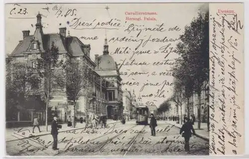 900877 AK Dessau - Cavallierstrasse, Herzogl. Palais davor Straßenbahn 1905