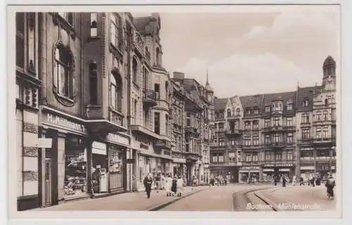 22078 AK Bochum - Mühlenstraße, Straßenansicht mit Geschäften H.Möllmann 1940