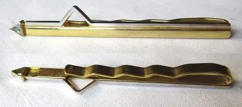 Alte elegante Krawattennadel aus 333er Gold mit kleinem Zierstein (124131)