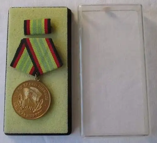 DDR Medaille treue Dienste in der Grenztruppen in Gold 284 c (100175)