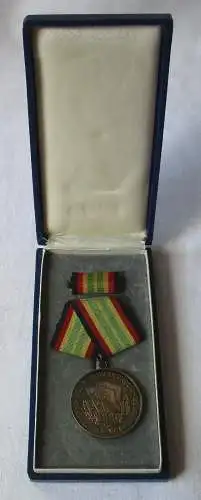 Medaille für treue Dienste in der NVA nat. Volksarmee in Gold im Etui (103325)