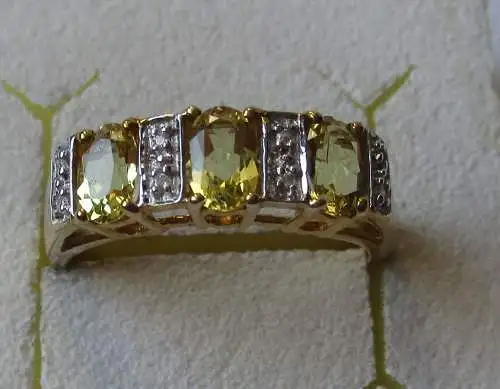 hochwertiger 375er Gold Ring mit gelbem Turmalin? und Spinellen (158656)