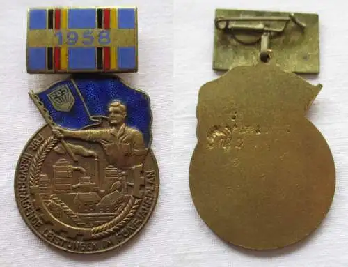 DDR Medaille für hervorragende Leistungen im Fünfjahrplan 1958 (134822)
