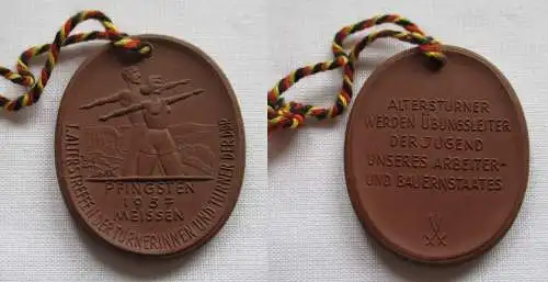 DDR Medaille I. Alterstreffen der Turnerinnen Pfingsten 1957 Meissen (141091)