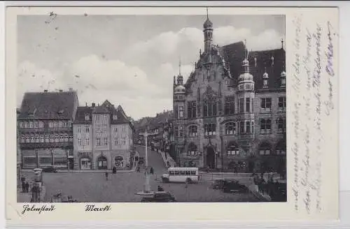 64210 Ak Helmstedt - Markt, Straßenansicht mit Rathaus, Omnibus u. Oldtimer 1938