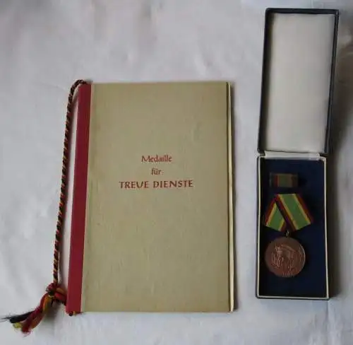 Medaille für treue Dienste in der NVA in Bronze + Urkunde Mielke 1957 (112320)