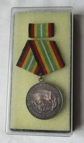 DDR Medaille für treue Dienste in der NVA Silber 900er Ag Bartel 150 e (131995)