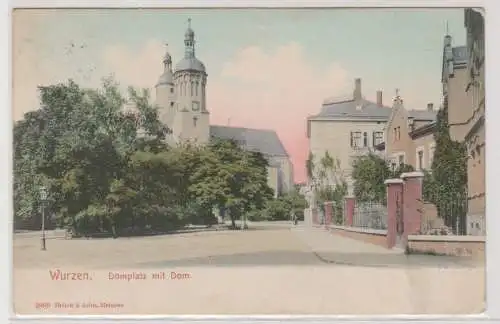 93939 AK Wurzen - Domplatz mit Dom, Straßenansicht 1910