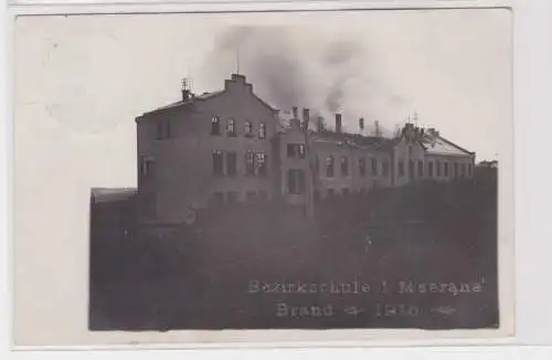 906718 Foto Ak Bezirksschule 1. Meerane in Brand 1915