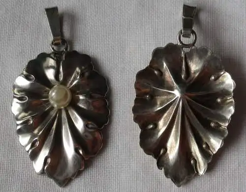Eleganter Silber Ketten Anhänger in Blattform mit kleiner Perle (118943)