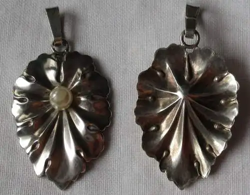eleganter Silber Ketten Anhänger in Blattform mit kleiner Perle (118943)