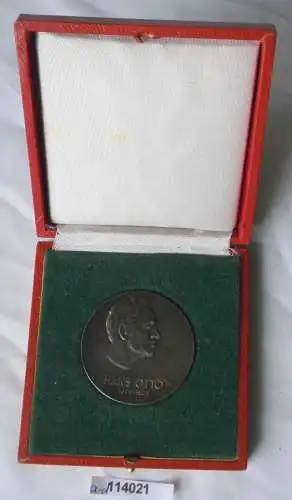 Versilberte DDR Medaille Hans Otto 1900-1933 "Das Gesicht den Massen zu"(114021)