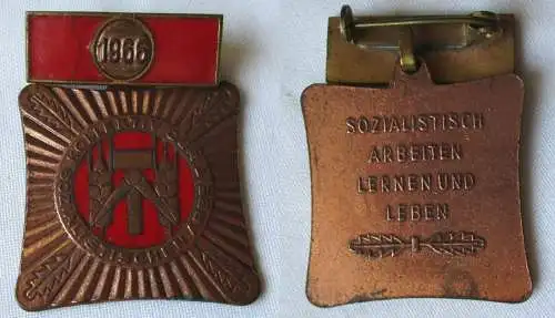 DDR Abzeichen Kollektiv der sozialistischen Arbeit 1966 79 c (117129)
