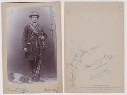96142 Kabinettfoto Jäger mit Hund und Gewehr Spremberg um 1900