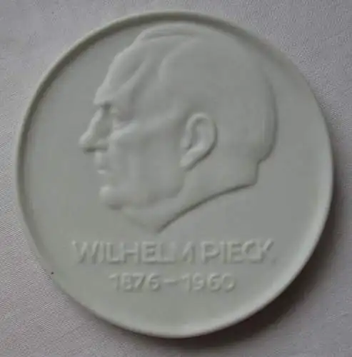DDR Porzellan Medaille VEB Wohnungsbaukombinat Wilhelm Pieck Suhl (129368)