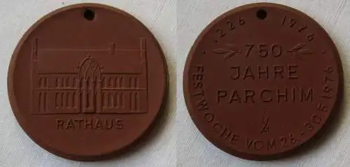 DDR Porzellan Medaille 750 Jahre Parchim 1226-1976 Festwoche Rathaus (149380)