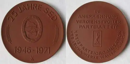 DDR Porzellan Medaille VEB Leuna Werke Walter Ulbricht 1971 (145109)