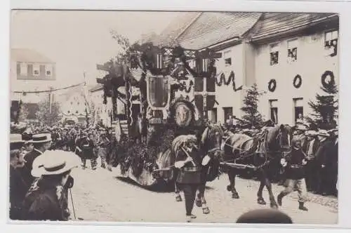 95683 Foto Ak Festzug vom Heimatfest Lucka S.-A. 1907