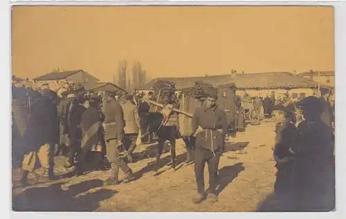 93474 AK Mazedonien - Markttreiben, Soldat patroulliert mit Esel 1. Weltkrieg