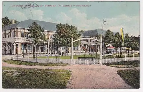 906974 Ak große Parkhallen und der Kinder-Spiel- und Sportplatz Park Meusdorf