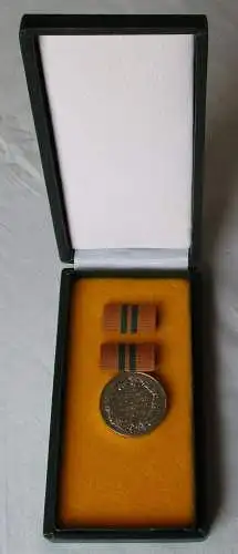 DDR Medaille für Verdienste in der Forstwirtschaft in Silber Bartel 304 (108627)