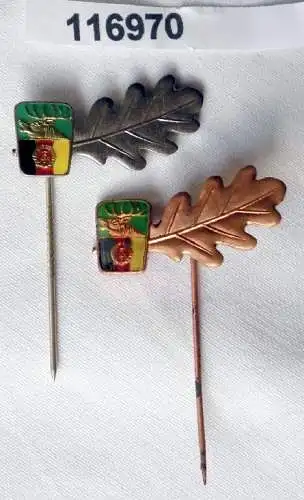 2 DDR Jagdrichterabzeichen in Silber und Bronze  (116970)