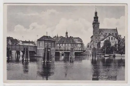 90072 Ak Leer - Rathaus, Alte Waage, Ostfriesische Teestube am Hafen 1940
