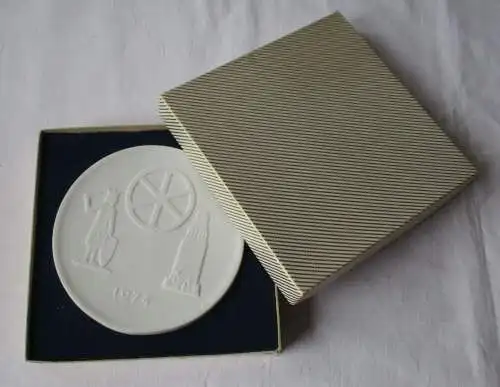 DDR Porzellan Medaille 25 Jahre VEB Kfz-Instandsetzung Erfurt 1974 (130018)