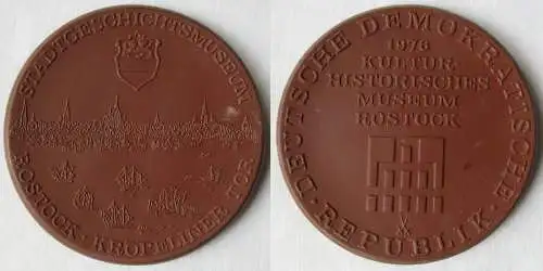 DDR Medaille Meissner Porzellan Kulturhistorisches Museum Rostock 1976 (144545)