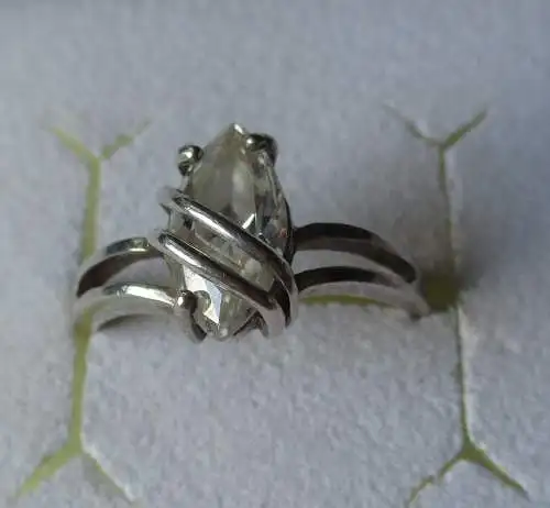 Hochwertiger 925er Sterling Silber Ring mit farblosen Schmucksteinen (126082)