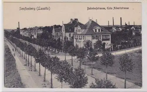 43289 Ak Senftenberg (Lausitz) Bahnhofstraße Ecke Albertstraße um 1910